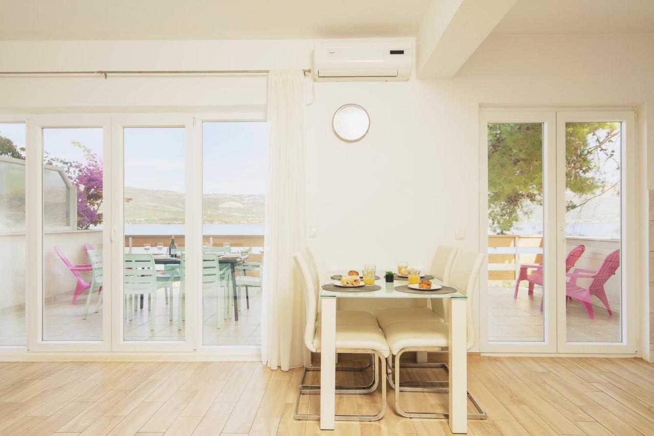 Villa Bua - Beautiful Seafront Apartments Trogir Exterior photo